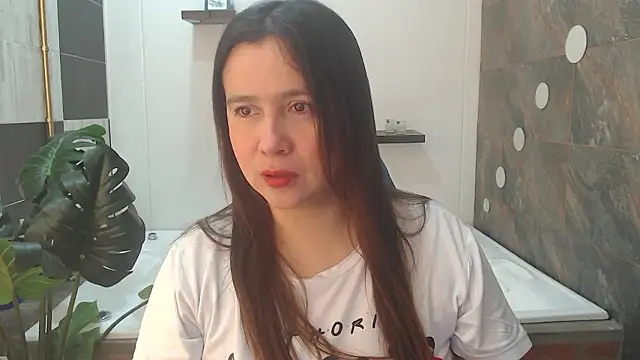 Snapshot of Heidy_Wells chatting on 03-21-26, 01:04 Heidy Wells online show from 03-21-26, 01:04