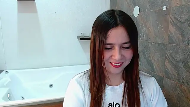 Snapshot of Heidy_Wells chatting on 11-13-25, 01:04 Heidy Wells online show from 11-13-25, 01:04