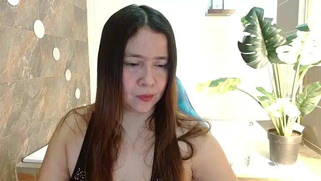 Snapshot of Heidy_Wells chatting on 04-13-26, 01:26 Heidy Wells online show from 04-13-26, 01:26