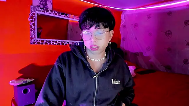 Snapshot of AnggelONfiree chatting on 10-09-25, 04:24 AnggelONfiree online show from 10-09-25, 04:24