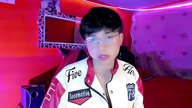 Snapshot of AnggelONfiree chatting on 09-27-25, 01:12 AnggelONfiree online show from 09-27-25, 01:12