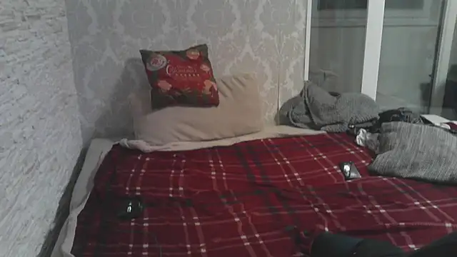 Snapshot of Zbochunec chatting on 09-24-25, 08:04 Zbochunec online show from 09-24-25, 08:04