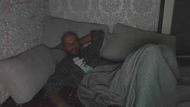 Snapshot of Zbochunec chatting on 09-17-25, 10:01 Zbochunec online show from 09-17-25, 10:01