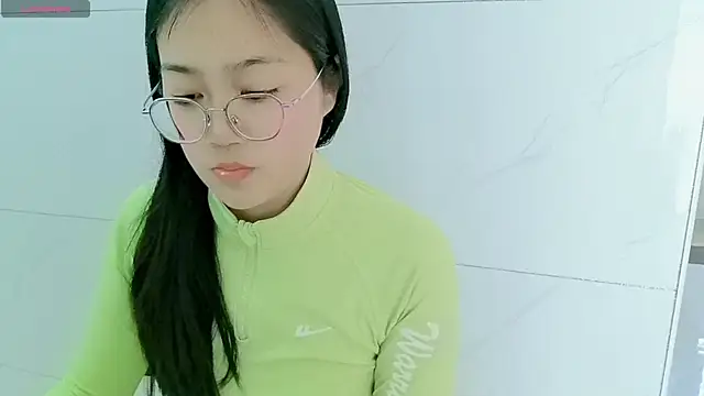 luoxuwen online show from 02-28-25, 04:32