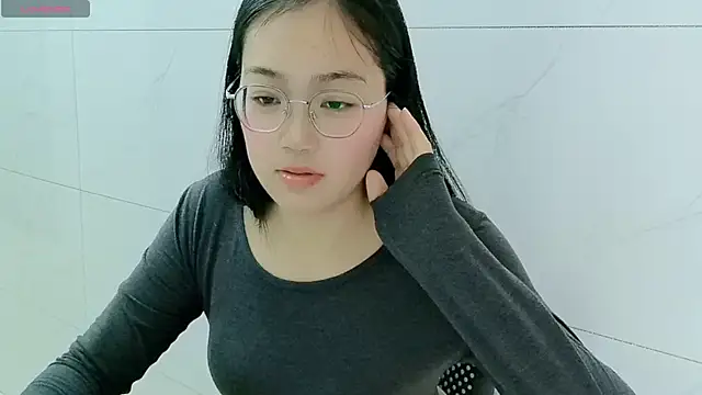 luoxuwen online show from 02-27-25, 05:51