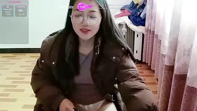 luoxuwen online show from 02-06-25, 02:44