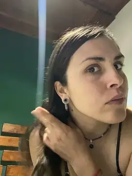 isadelasestrellas online show from 10-05-25, 01:57