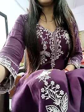 Snapshot of priya_sharma02 chatting on 03-12-26, 06:06 priya sharma02 online show from 03-12-26, 06:06