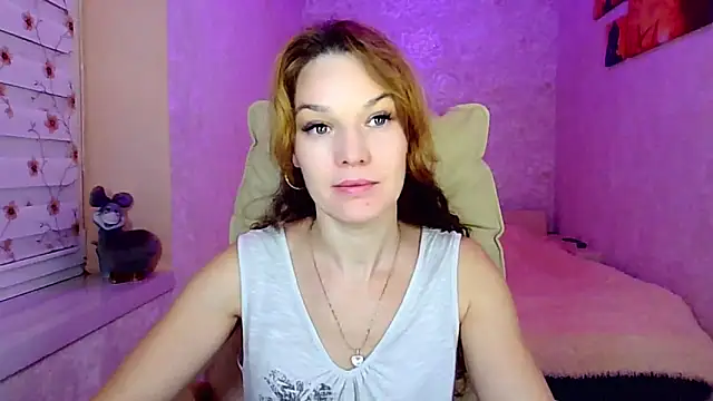 impossibleluna online show from 10-26-25, 05:02