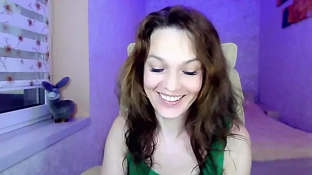 Snapshot of impossibleluna chatting on 06-11-26, 06:16 impossibleluna online show from 06-11-26, 06:16