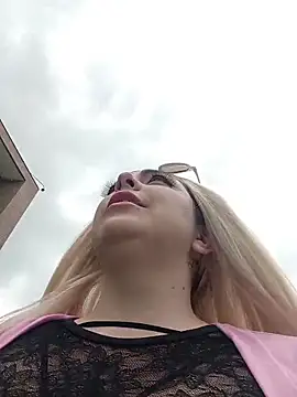 madelaine- online show from 04-12-26, 06:11