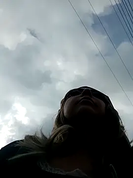 madelaine- online show from 11-19-25, 08:09