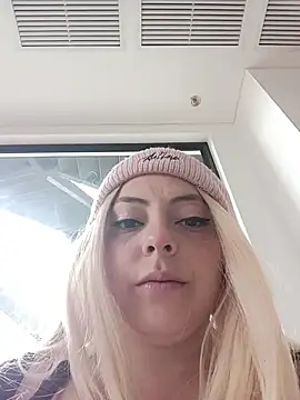 madelaine- online show from 04-17-26, 07:38