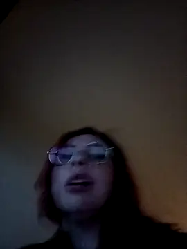 Snapshot of madelaine- chatting on 06-24-26, 11:24 madelaine- online show from 06-24-26, 11:24