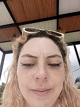 madelaine- online show from 11-30-25, 04:52