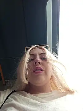 Snapshot of madelaine- chatting on 04-18-26, 01:57 madelaine- online show from 04-18-26, 01:57