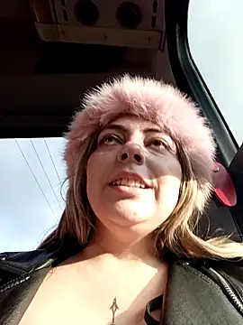 madelaine- online show from 12-13-25, 08:04