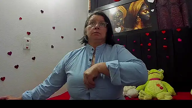 Snapshot of Evaaross_2345 chatting on 06-07-26, 08:36 Evaaross 2345 online show from 06-07-26, 08:36