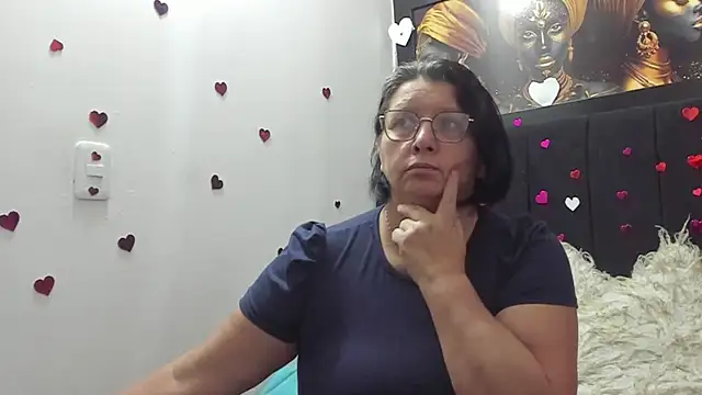 Snapshot of Evaaross_2345 chatting on 04-27-26, 02:26 Evaaross 2345 online show from 04-27-26, 02:26