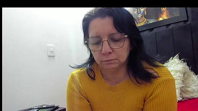 Evaaross 2345 online show from 11-18-25, 11:24