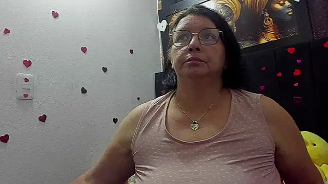 Snapshot of Evaaross_2345 chatting on 06-29-26, 07:35 Evaaross 2345 online show from 06-29-26, 07:35