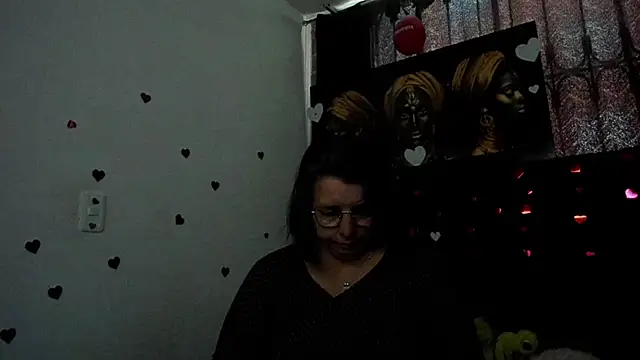 Snapshot of Evaaross_2345 chatting on 06-24-26, 12:15 Evaaross 2345 online show from 06-24-26, 12:15