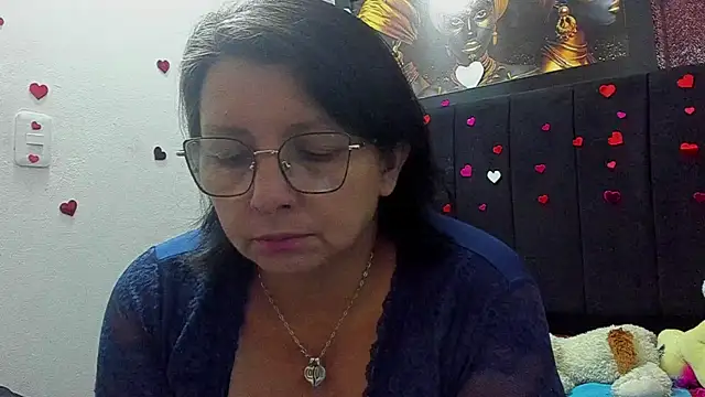 Snapshot of Evaaross_2345 chatting on 07-07-26, 07:39 Evaaross 2345 online show from 07-07-26, 07:39