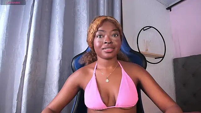 Snapshot of HellenHylls chatting on 12-14-24, 01:27 HellenHylls online show from 12-14-24, 01:27