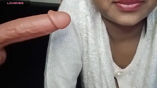 Snapshot of Sheela_oshovadi chatting on 01-21-25, 01:21 Sheela oshovadi online show from 01-21-25, 01:21