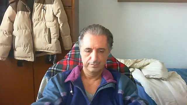 Snapshot of lliuk70mi chatting on 12-21-25, 01:46 lliuk70mi online show from 12-21-25, 01:46