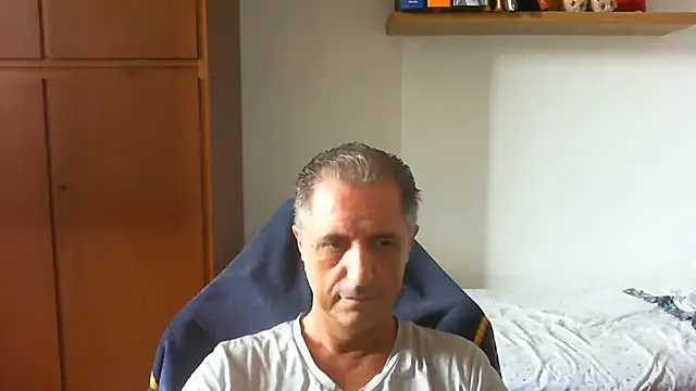 Snapshot of lliuk70mi chatting on 06-27-26, 02:56 lliuk70mi online show from 06-27-26, 02:56