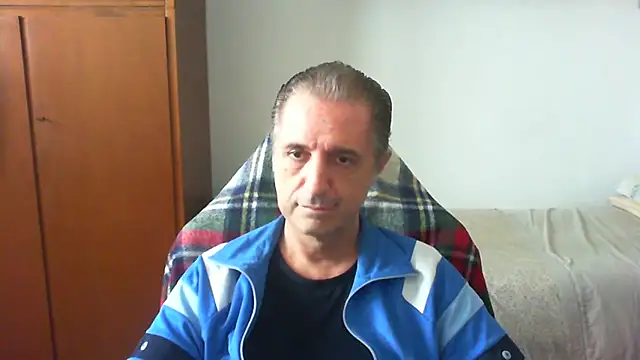 Snapshot of lliuk70mi chatting on 05-08-26, 01:04 lliuk70mi online show from 05-08-26, 01:04