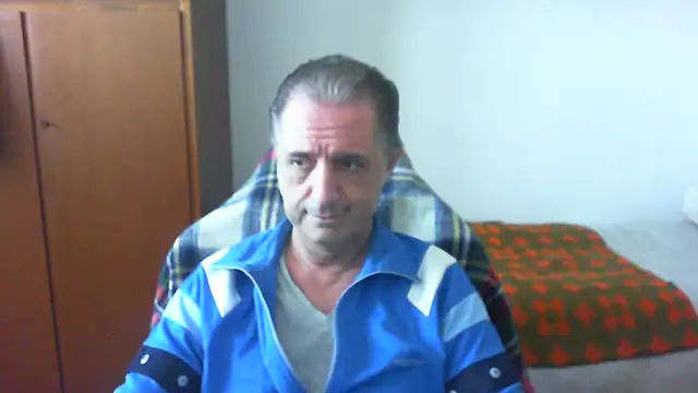 Snapshot of lliuk70mi chatting on 05-16-26, 02:27 lliuk70mi online show from 05-16-26, 02:27