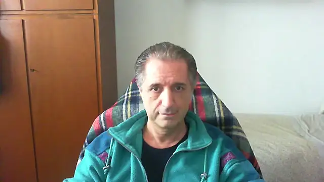 Snapshot of lliuk70mi chatting on 04-20-26, 12:41 lliuk70mi online show from 04-20-26, 12:41