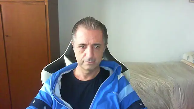 Snapshot of lliuk70mi chatting on 05-05-26, 12:19 lliuk70mi online show from 05-05-26, 12:19