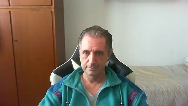 Snapshot of lliuk70mi chatting on 04-26-26, 12:13 lliuk70mi online show from 04-26-26, 12:13