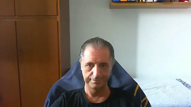 Snapshot of lliuk70mi chatting on 06-09-26, 12:28 lliuk70mi online show from 06-09-26, 12:28