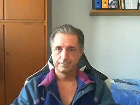 Snapshot of lliuk70mi chatting on 01-14-25, 01:28 lliuk70mi online show from 01-14-25, 01:28