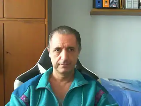 Snapshot of lliuk70mi chatting on 03-15-25, 12:13 lliuk70mi online show from 03-15-25, 12:13