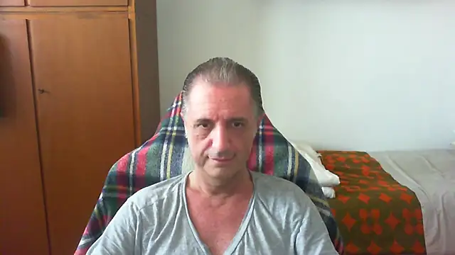 Snapshot of lliuk70mi chatting on 05-21-26, 12:13 lliuk70mi online show from 05-21-26, 12:13