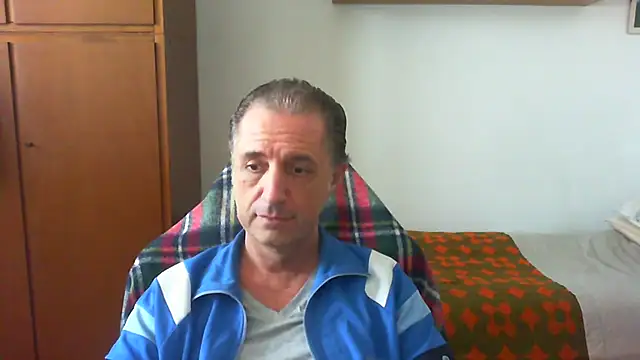 Snapshot of lliuk70mi chatting on 05-18-26, 12:10 lliuk70mi online show from 05-18-26, 12:10