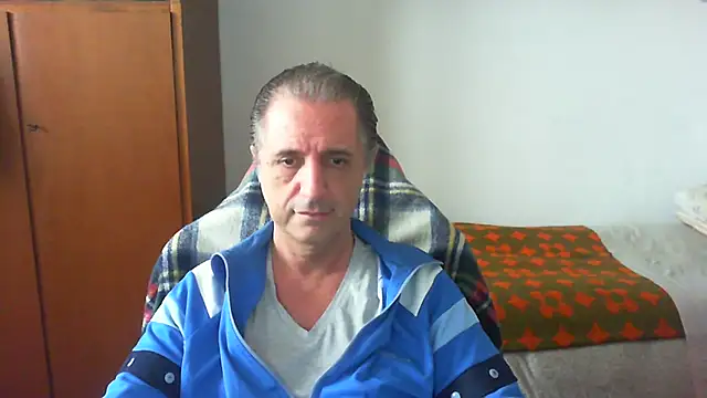 Snapshot of lliuk70mi chatting on 05-15-26, 02:48 lliuk70mi online show from 05-15-26, 02:48