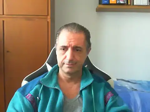 Snapshot of lliuk70mi chatting on 03-20-25, 12:43 lliuk70mi online show from 03-20-25, 12:43