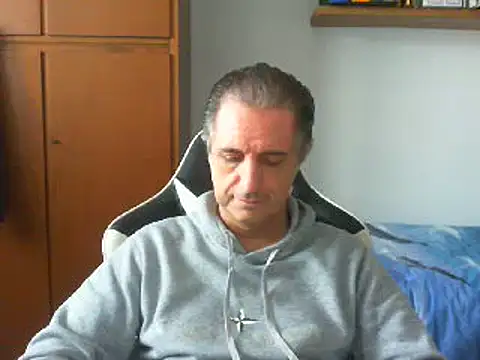 Snapshot of lliuk70mi chatting on 02-14-25, 02:54 lliuk70mi online show from 02-14-25, 02:54