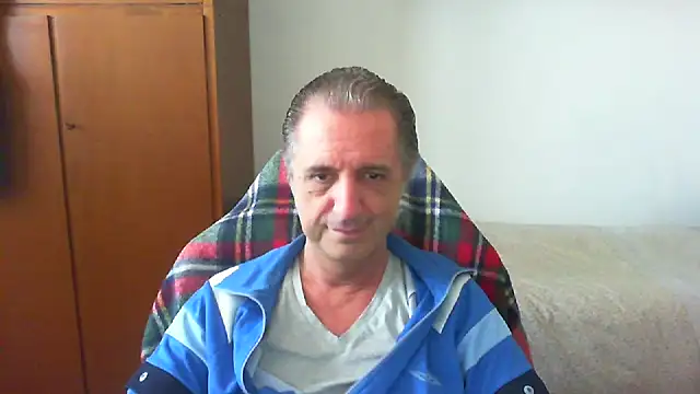 Snapshot of lliuk70mi chatting on 05-13-26, 12:12 lliuk70mi online show from 05-13-26, 12:12