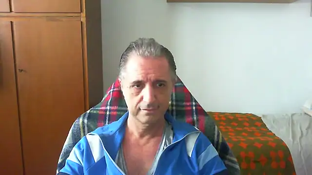 Snapshot of lliuk70mi chatting on 05-19-26, 01:29 lliuk70mi online show from 05-19-26, 01:29