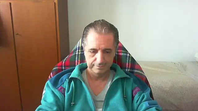 Snapshot of lliuk70mi chatting on 04-30-26, 12:34 lliuk70mi online show from 04-30-26, 12:34