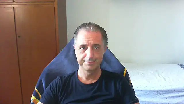Snapshot of lliuk70mi chatting on 05-26-26, 01:31 lliuk70mi online show from 05-26-26, 01:31