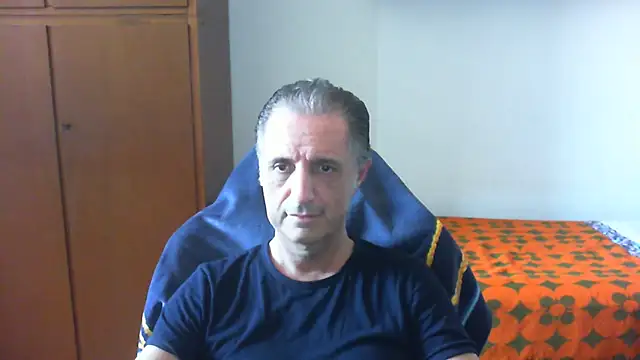 Snapshot of lliuk70mi chatting on 05-25-26, 01:10 lliuk70mi online show from 05-25-26, 01:10