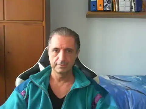 Snapshot of lliuk70mi chatting on 12-14-24, 01:59 lliuk70mi online show from 12-14-24, 01:59